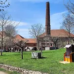 Σπίτι διακοπών Tinyhouse Mit Fasssauna, Alleinlage Direkt Am Naturteich, Grosse Terrasse - Naehe Saechsische Schweiz Und Dresden - Bestprice