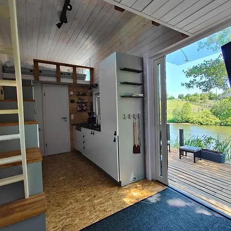 Tiny House Am Naturteich Mit Terrasse & Kamin - Fuer Bis Zu 5 Personen - Fuer Kurzentschlossene *
