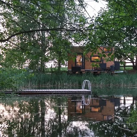 Tiny House Am Naturteich Mit Terrasse & Kamin - Fuer Bis Zu 5 Personen - Fuer Kurzentschlossene *