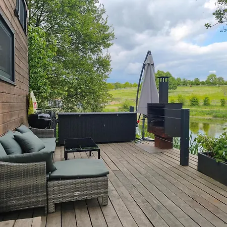 Tiny House Am Naturteich Mit Terrasse & Kamin - Fuer Bis Zu 5 Personen - Fuer Kurzentschlossene